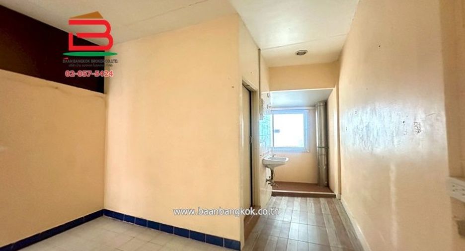 For sale 3 bedrooms retail Space in Pom Prap Sattru Phai, Bangkok