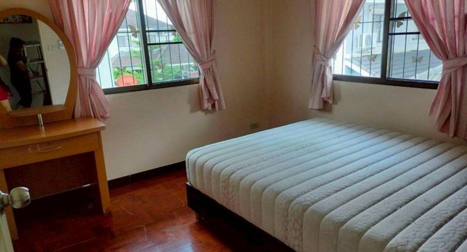 For rent 4 bedrooms house in San Sai, Chiang Mai