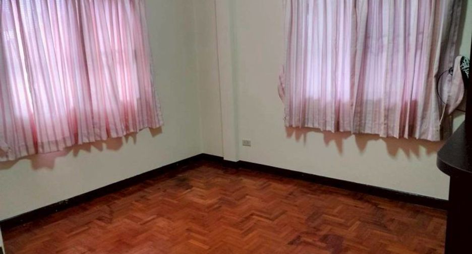 For rent 4 bedrooms house in San Sai, Chiang Mai