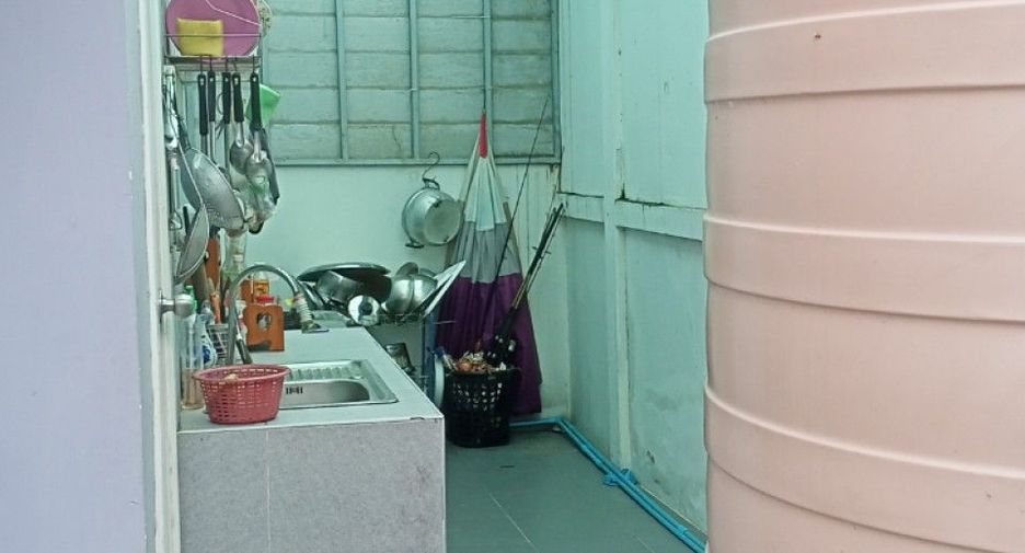 Reihenhaus zum Kauf mit Studio in Pluak Daeng, Rayong