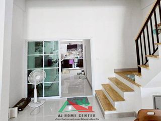 出售 2 卧室 联排别墅 在 Bang Kapi, 曼谷