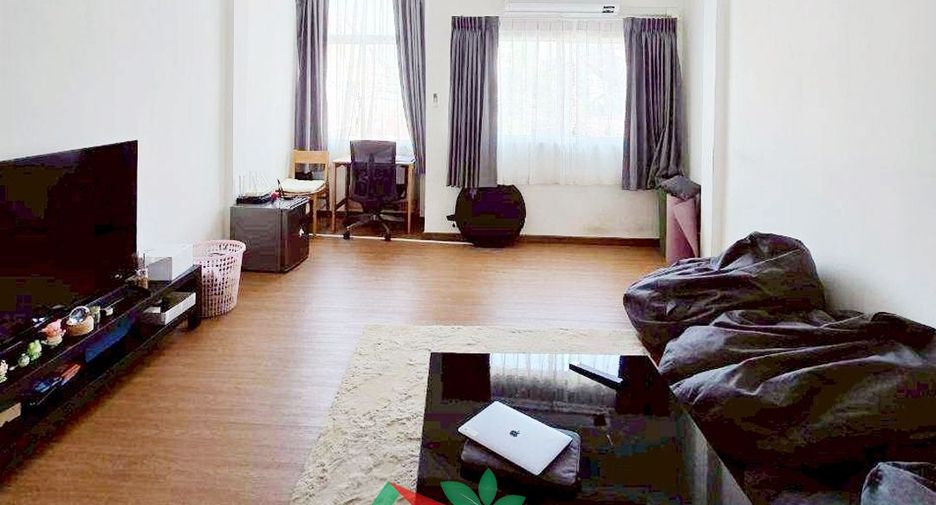 For sale 2 bedrooms townhouse in Bang Kapi, Bangkok