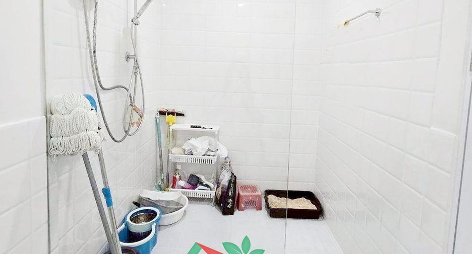 For sale 2 bedrooms townhouse in Bang Kapi, Bangkok