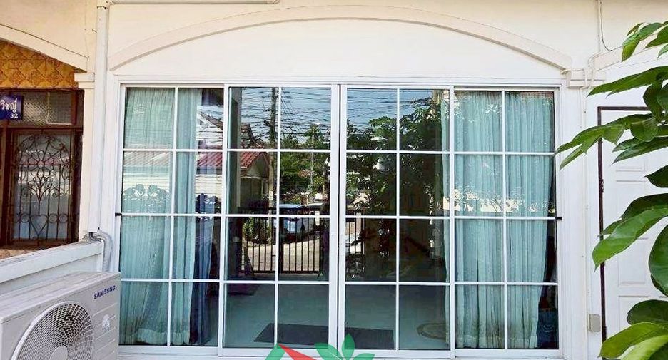For sale 2 bedrooms townhouse in Bang Kapi, Bangkok