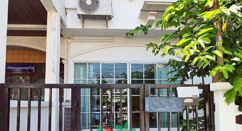 For sale 2 bedrooms townhouse in Bang Kapi, Bangkok