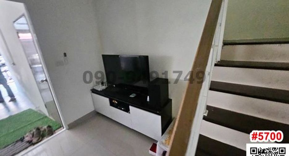 For rent 3 bedrooms townhouse in Suan Luang, Bangkok