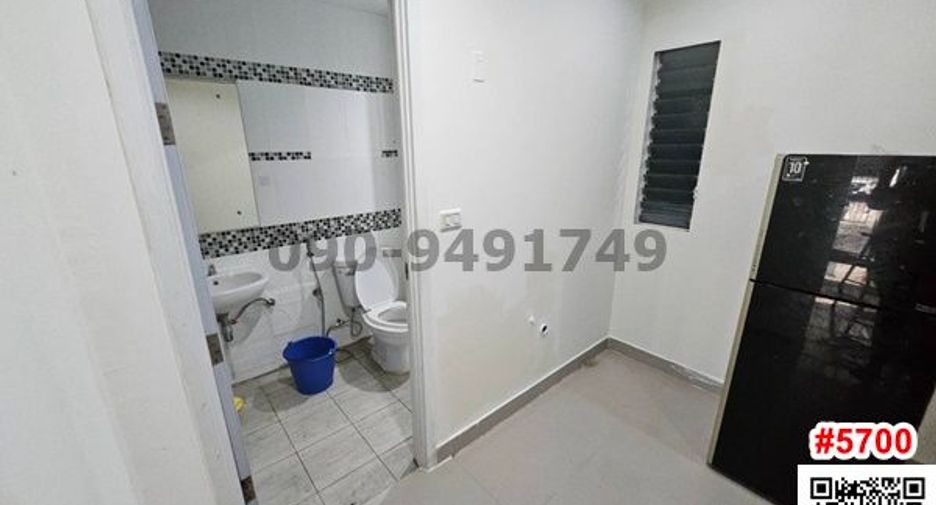 For rent 3 bedrooms townhouse in Suan Luang, Bangkok