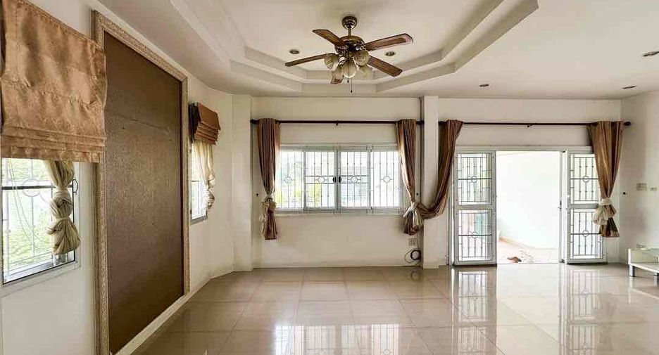 For sale 3 bedrooms house in East Pattaya, Pattaya