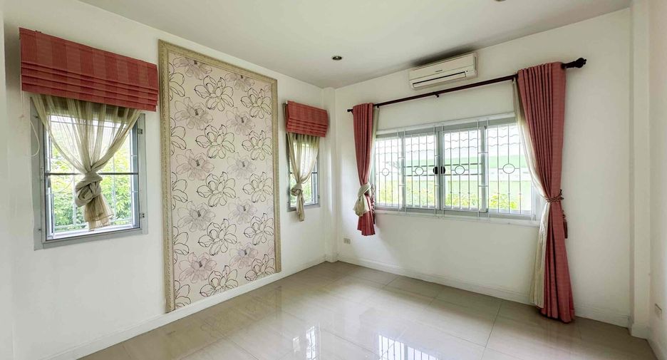For sale 3 bedrooms house in East Pattaya, Pattaya