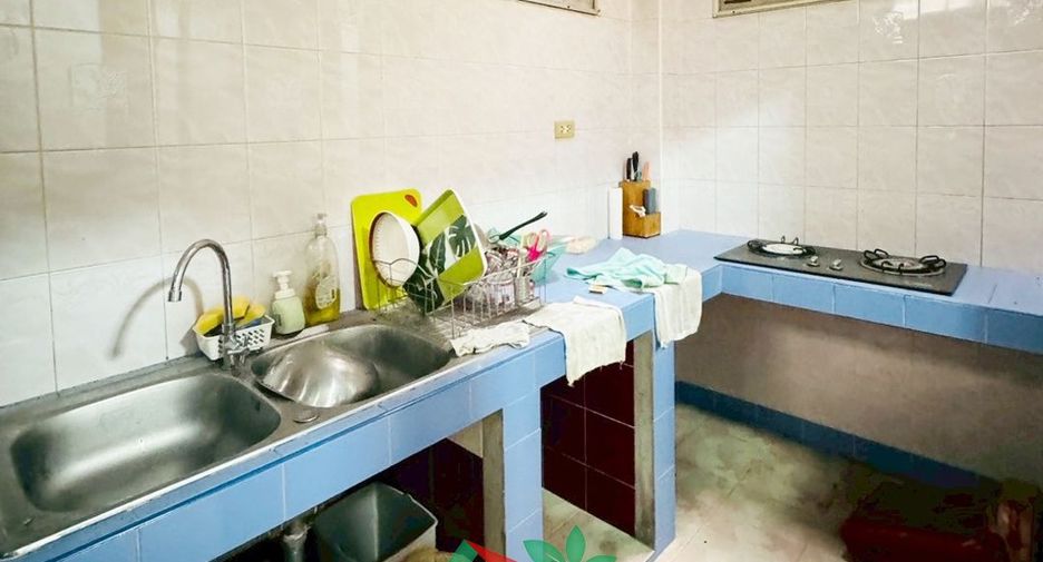 For sale 4 bedrooms townhouse in Bang Khun Thian, Bangkok