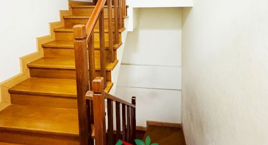 For sale 4 bedrooms townhouse in Bang Khun Thian, Bangkok