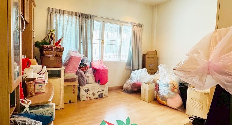 For sale 4 bedrooms townhouse in Bang Khun Thian, Bangkok