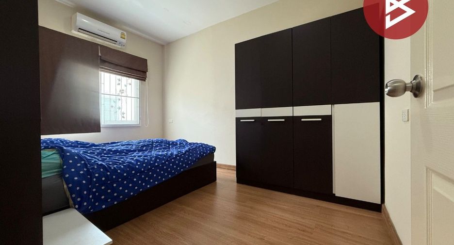 À vendre 4 chambres maison de ville à Bang Bua Thong, Nonthaburi