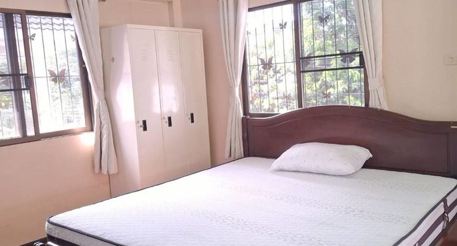 For rent 5 bedrooms house in San Sai, Chiang Mai