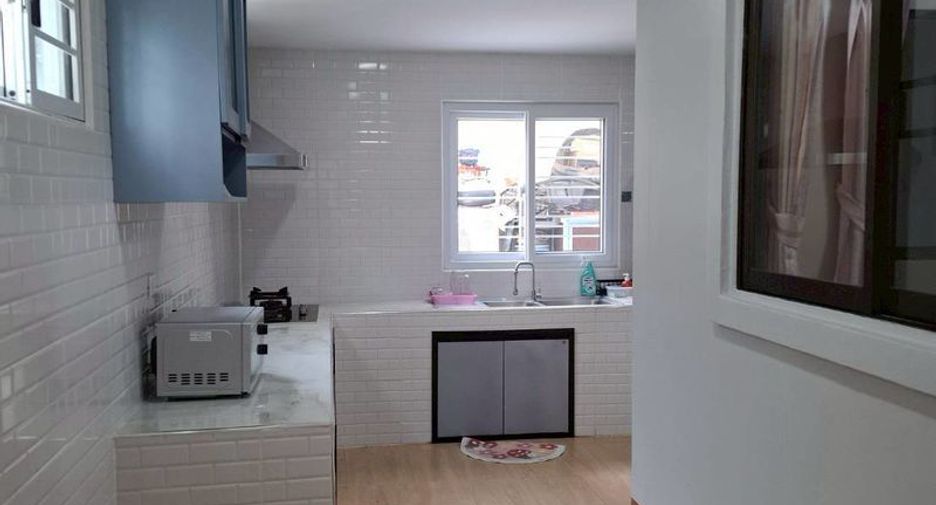 For rent 5 bedrooms house in San Sai, Chiang Mai