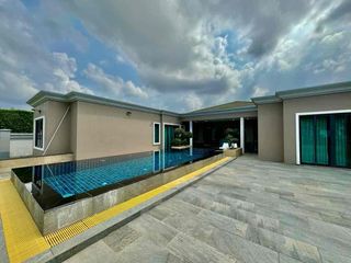 Villa zur Miete und zum Kauf mit 3 Zimmer in Bang Lamung, Chonburi