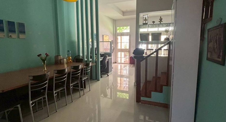 For sale 4 bedrooms townhouse in Bang Kapi, Bangkok