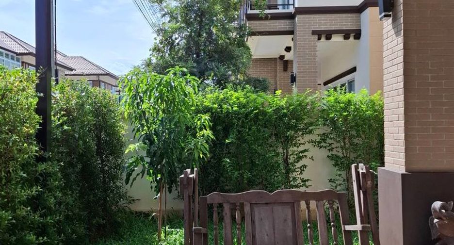For rent 3 bedrooms house in San Kamphaeng, Chiang Mai