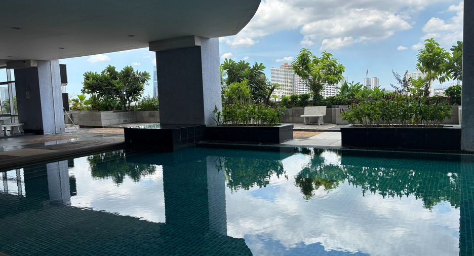 For sale 2 bedrooms retail Space in Yan Nawa, Bangkok