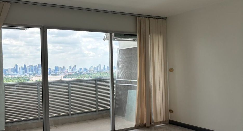 For sale 2 bedrooms retail Space in Yan Nawa, Bangkok