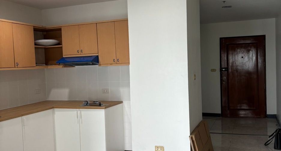 For sale 2 bedrooms retail Space in Yan Nawa, Bangkok