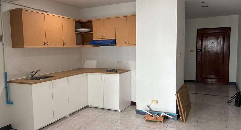 For sale 2 bedrooms retail Space in Yan Nawa, Bangkok