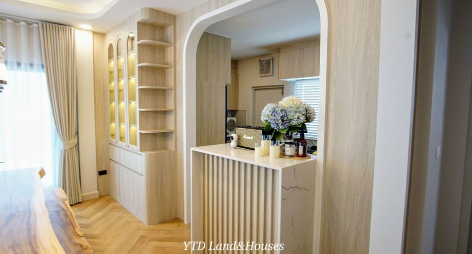 Casa en alquiler de 4 habitaciones en Bang Phli, Samut Prakan
