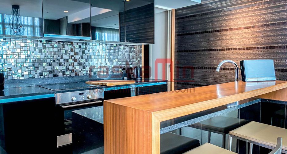 For rent そして for sale 2 ベッドルーム condo in Sathon, Bangkok