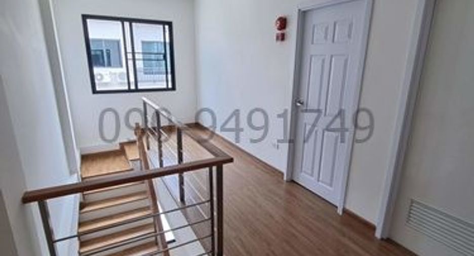 Casa en venta de 3 habitaciones en Phra Pradaeng, Samut Prakan