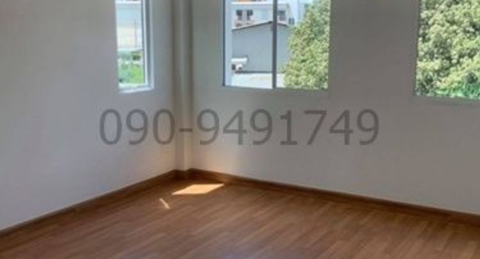 For rent 5 bedrooms townhouse in Lak Si, Bangkok