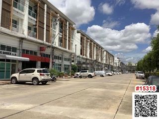 For rent 5 bedrooms townhouse in Lak Si, Bangkok