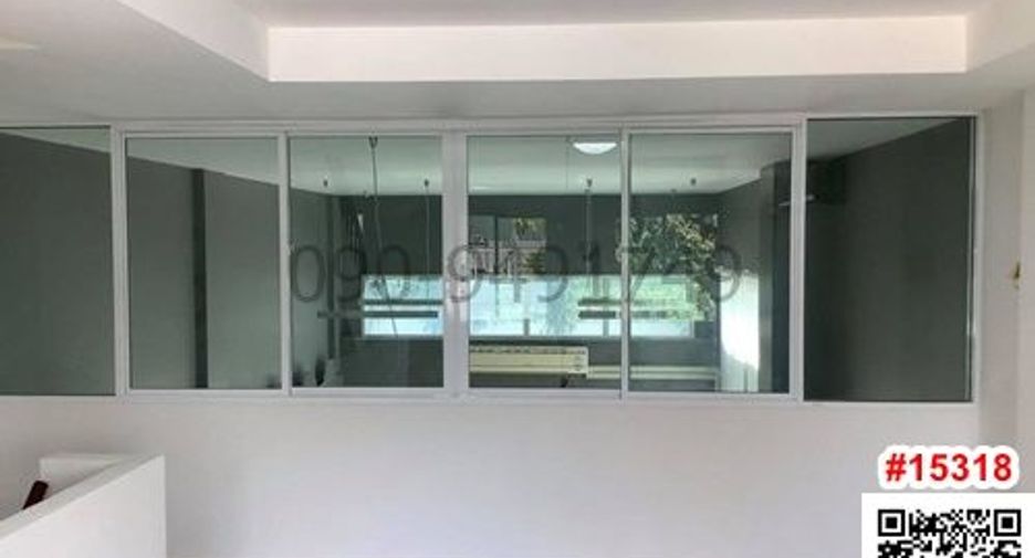 For rent 5 bedrooms townhouse in Lak Si, Bangkok