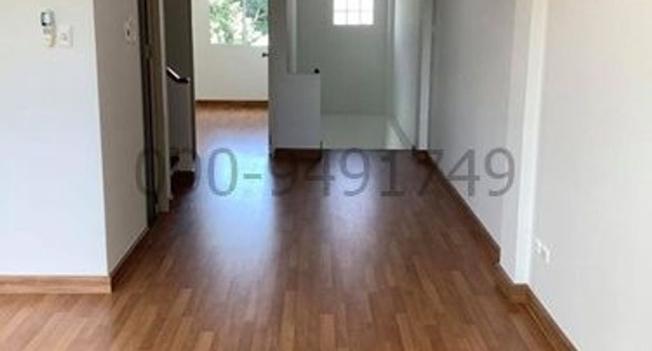 For rent 5 bedrooms townhouse in Lak Si, Bangkok