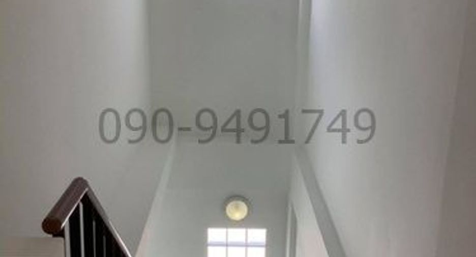 For rent 5 bedrooms townhouse in Lak Si, Bangkok