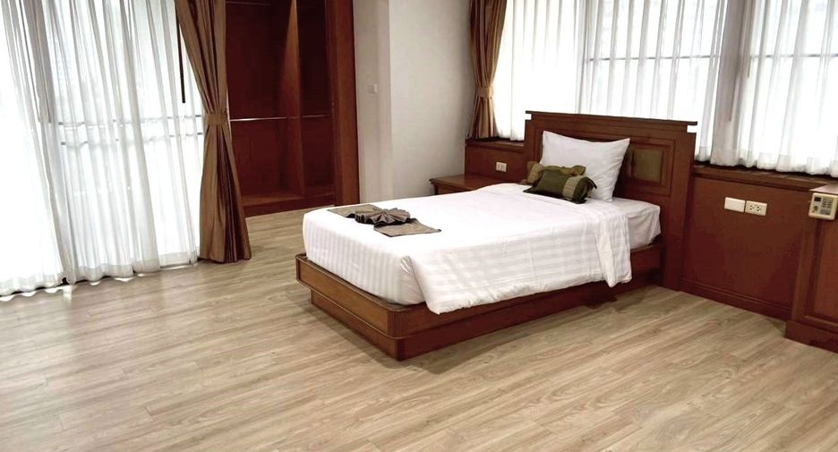 À louer 4 chambres appartement avec services à Watthana, Bangkok