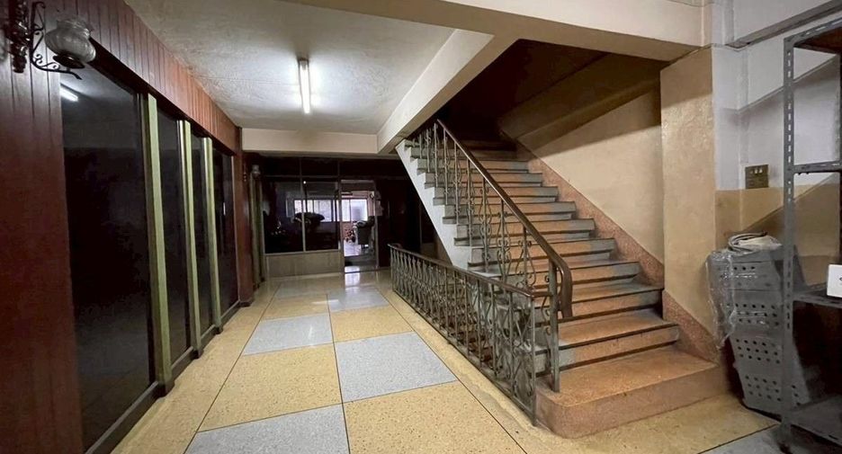 For sale 6 bedrooms retail Space in Ratchathewi, Bangkok