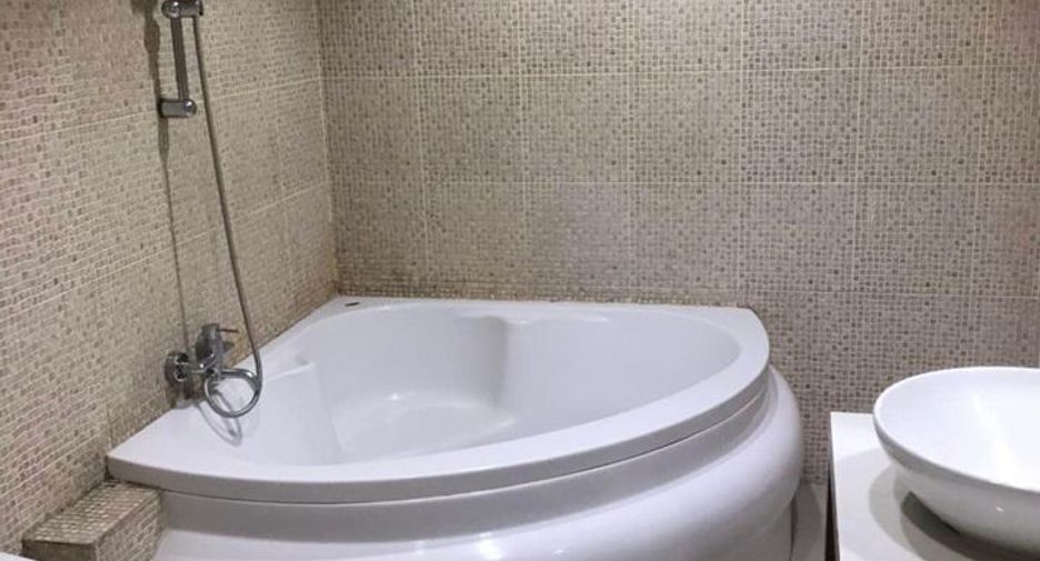 For rent 4 ベッドルーム condo in Watthana, Bangkok