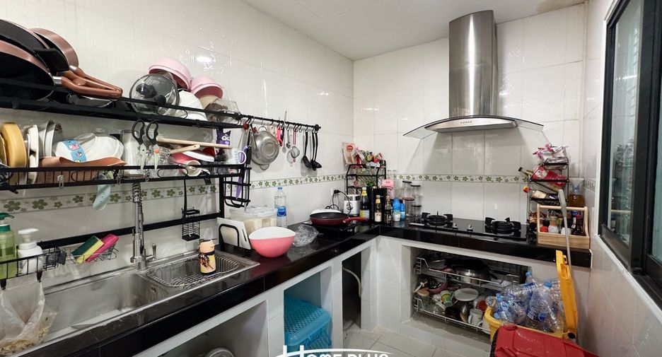 For rent and for sale 3 bedrooms townhouse in Sai Mai, Bangkok