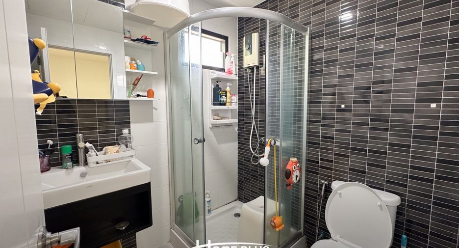 For rent and for sale 3 bedrooms townhouse in Sai Mai, Bangkok