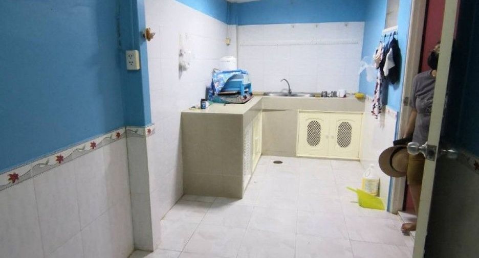 For sale 2 bedrooms townhouse in Mueang Chachoengsao, Chachoengsao
