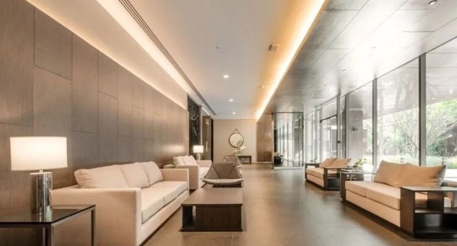 Condo en alquiler de 3 habitaciones en Khlong Toei, Bangkok