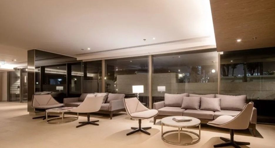 Condo en alquiler de 3 habitaciones en Khlong Toei, Bangkok