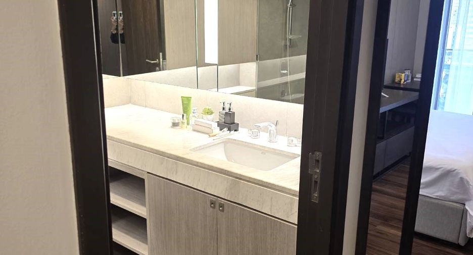 Condo en alquiler de 3 habitaciones en Khlong Toei, Bangkok