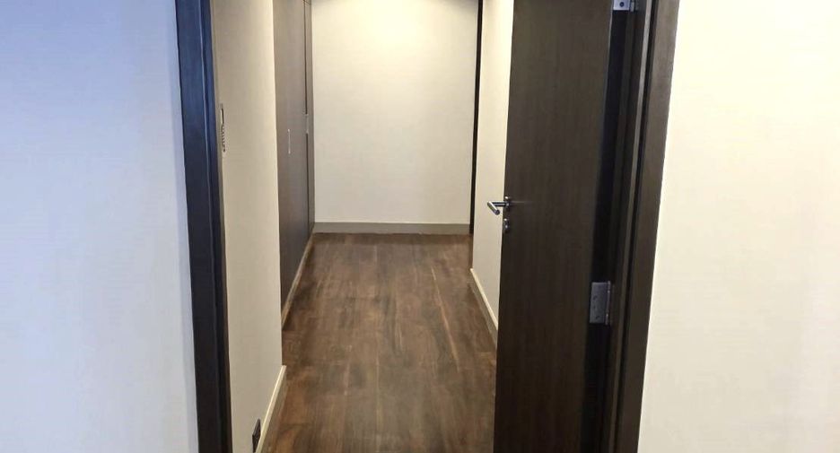 Condo en alquiler de 3 habitaciones en Khlong Toei, Bangkok