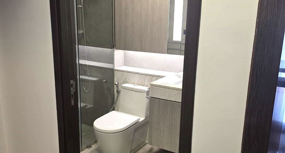 Condo en alquiler de 3 habitaciones en Khlong Toei, Bangkok
