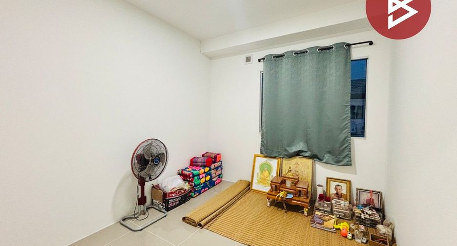 Casa adosada en venta de 3 habitaciones en Bang Phli, Samut Prakan