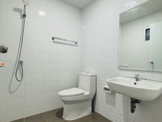 Casa adosada en venta de 3 habitaciones en Bang Phli, Samut Prakan