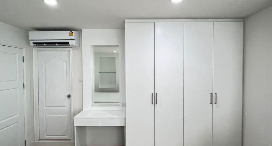 For rent and for sale 2 bedrooms condo in Yan Nawa, Bangkok