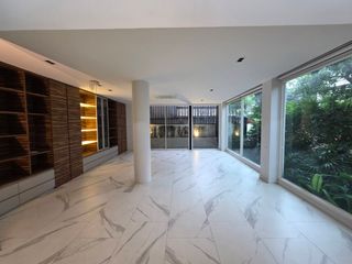 For sale 5 bedrooms townhouse in Watthana, Bangkok
