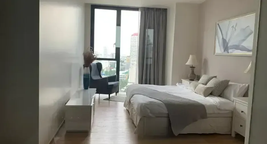 For sale 2 bedrooms condo in Khlong Toei, Bangkok